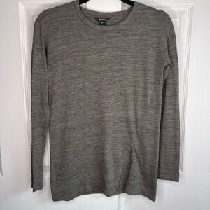 Roots Long Sleeved Slit Front T-shirt Size XS